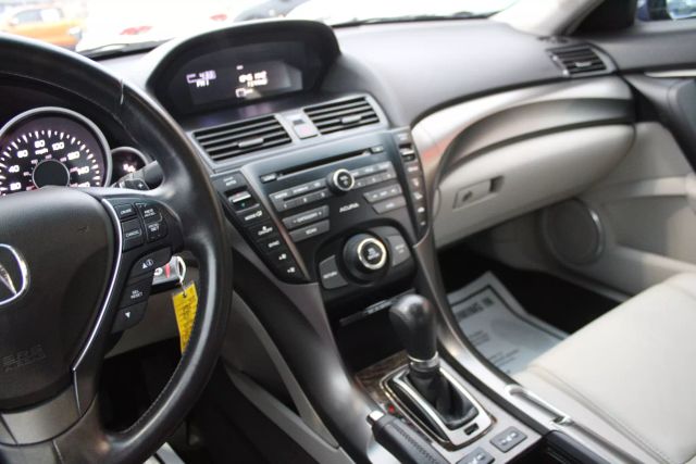 Vehicle image 18 of 36