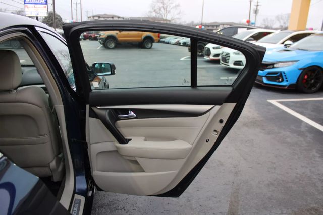 Vehicle image 29 of 36
