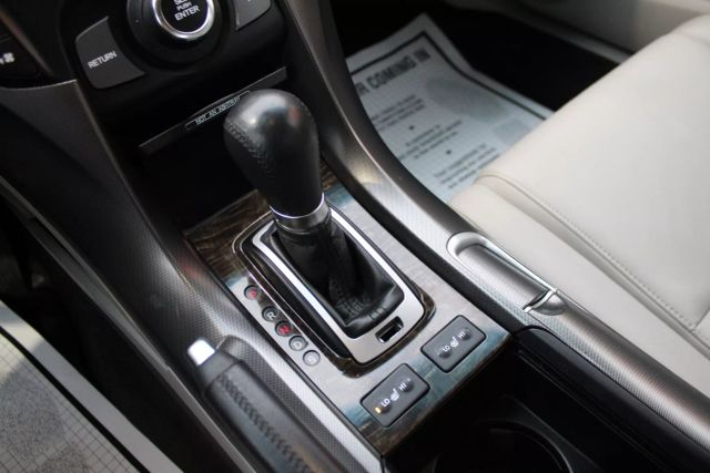 Vehicle image 19 of 36