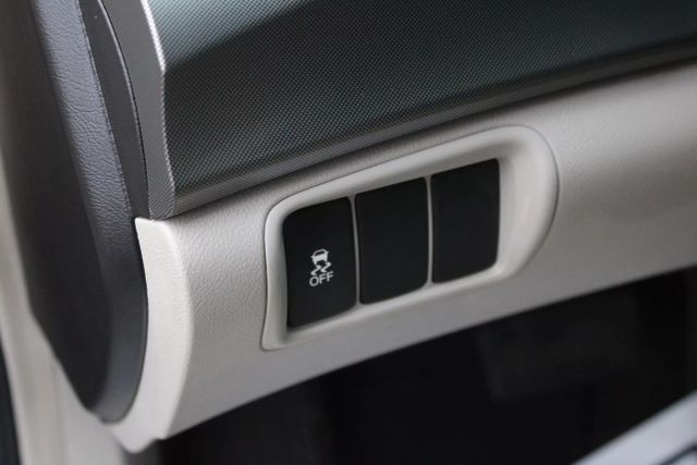 Vehicle image 11 of 36