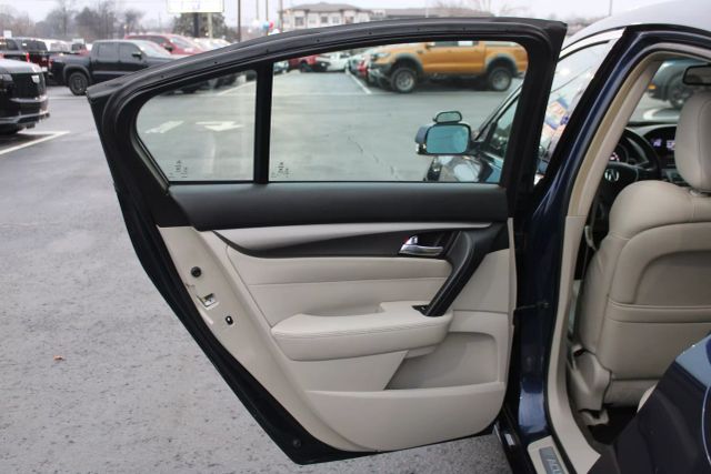 Vehicle image 26 of 36