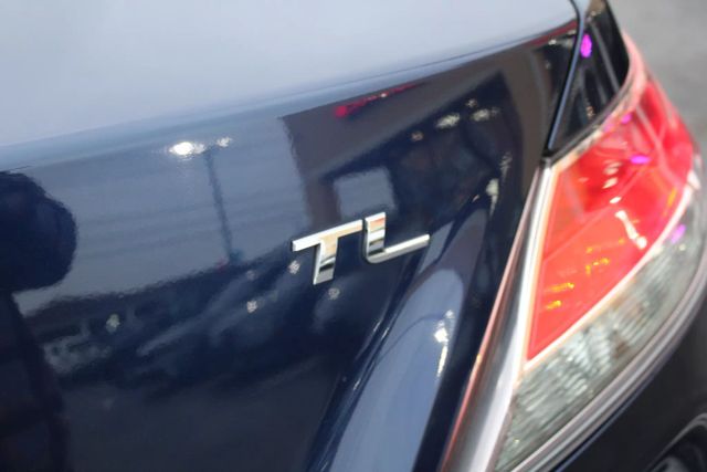 Vehicle image 7 of 36