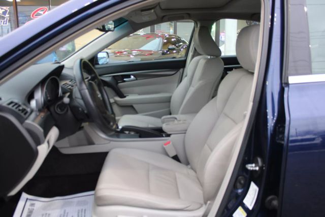 Vehicle image 10 of 36