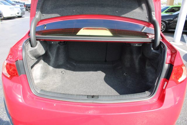 Vehicle image 32 of 37