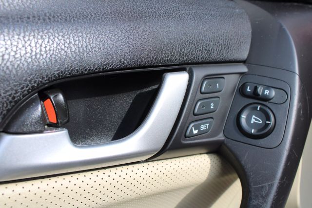 Vehicle image 9 of 37