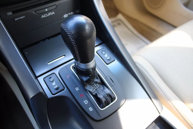 Vehicle image 17 of 37