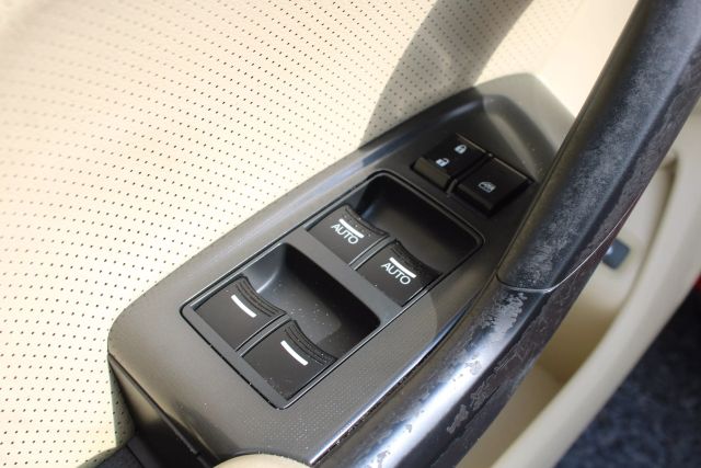 Vehicle image 8 of 37