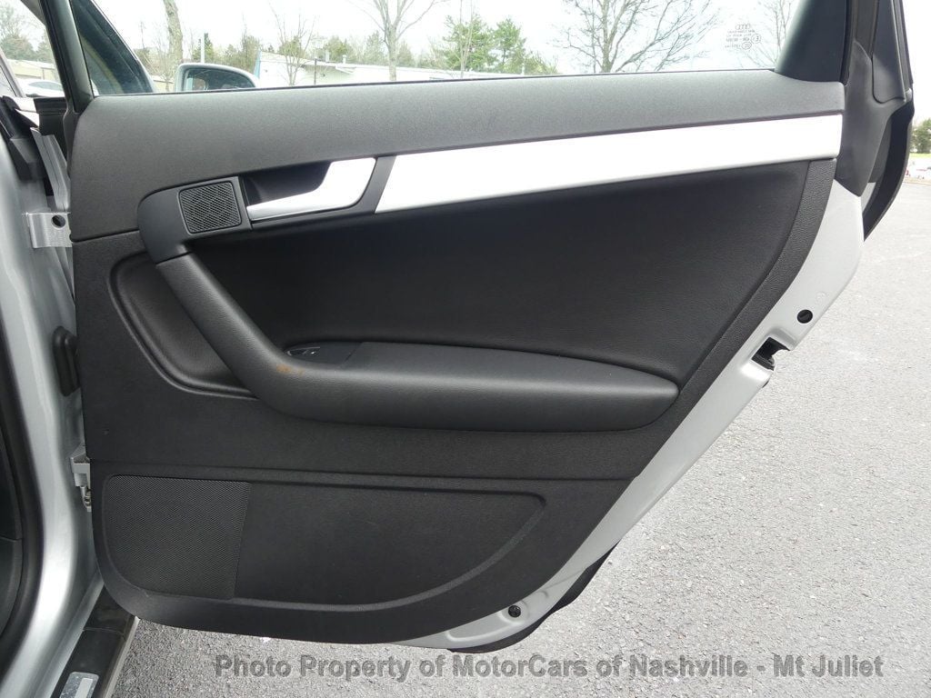 Vehicle image 19 of 44