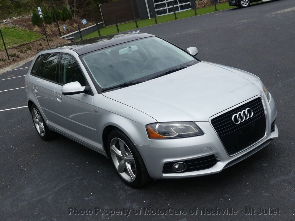 Vehicle image 7 of 44