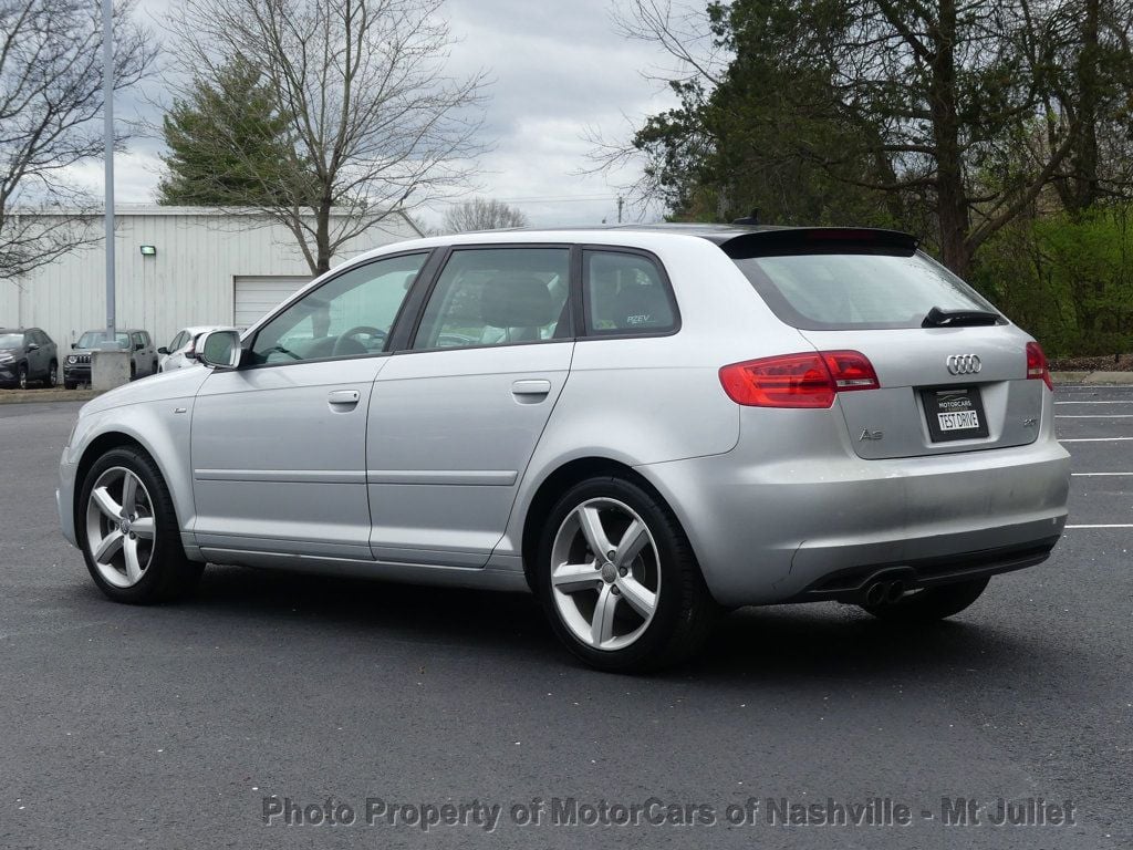 Vehicle image 14 of 44