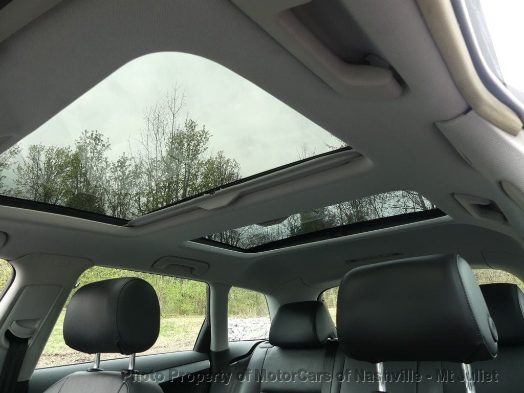 Vehicle image 40 of 44