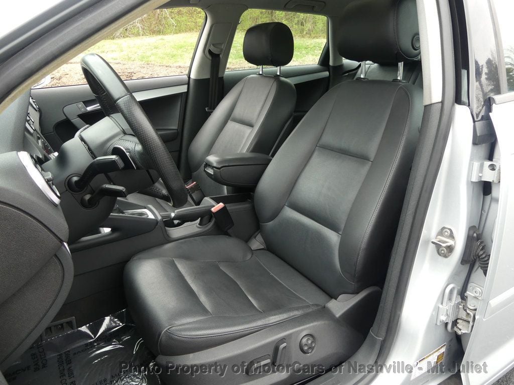 Vehicle image 21 of 44
