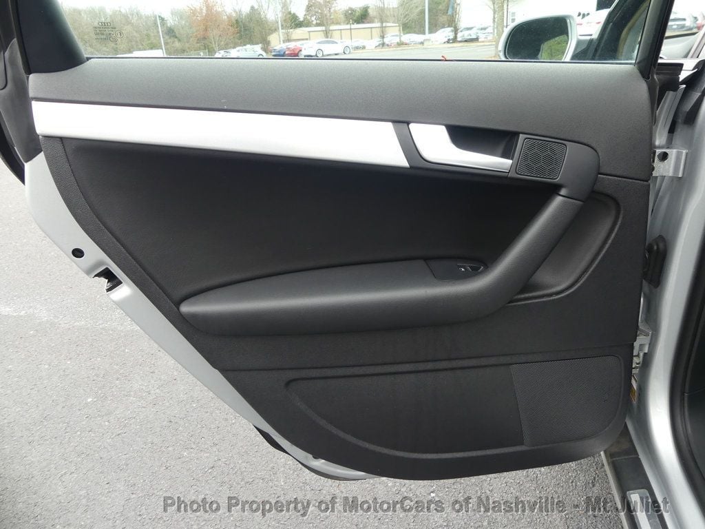 Vehicle image 18 of 44