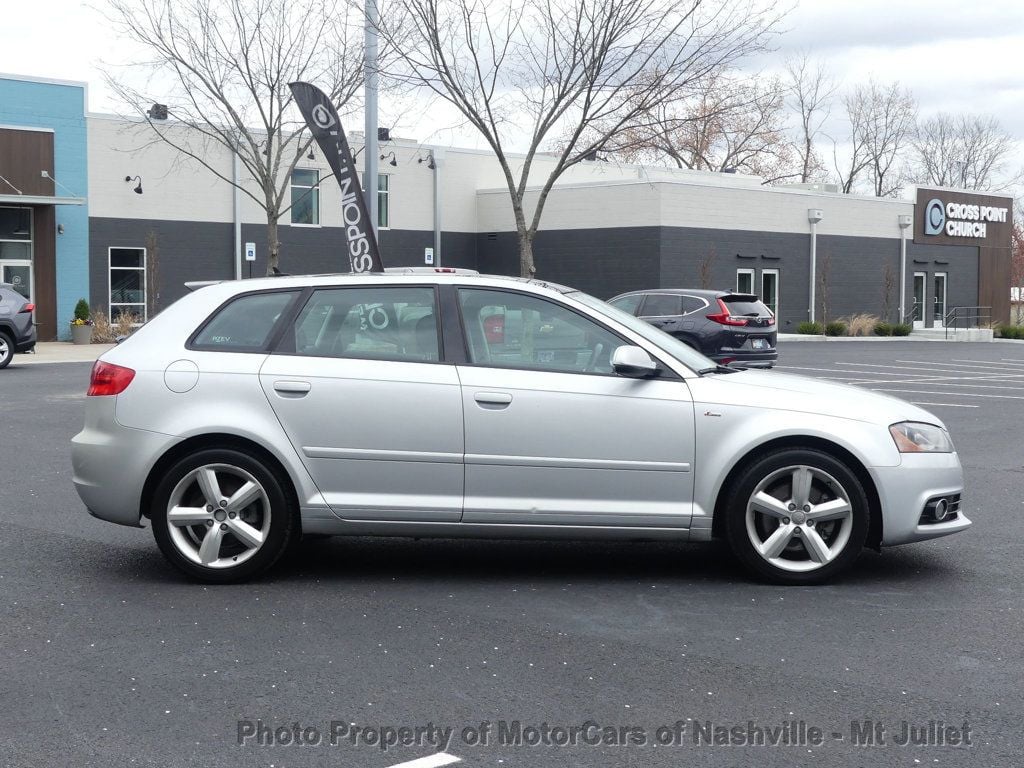 Vehicle image 9 of 44