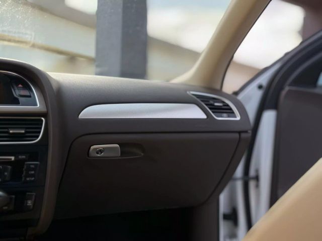 Vehicle image 17 of 35