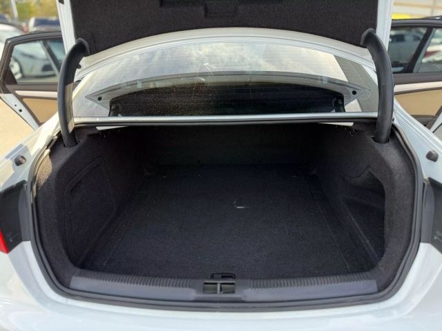Vehicle image 29 of 35