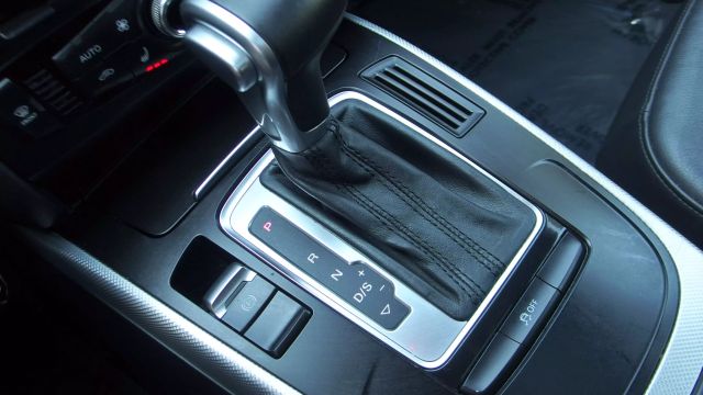 Vehicle image 52 of 55