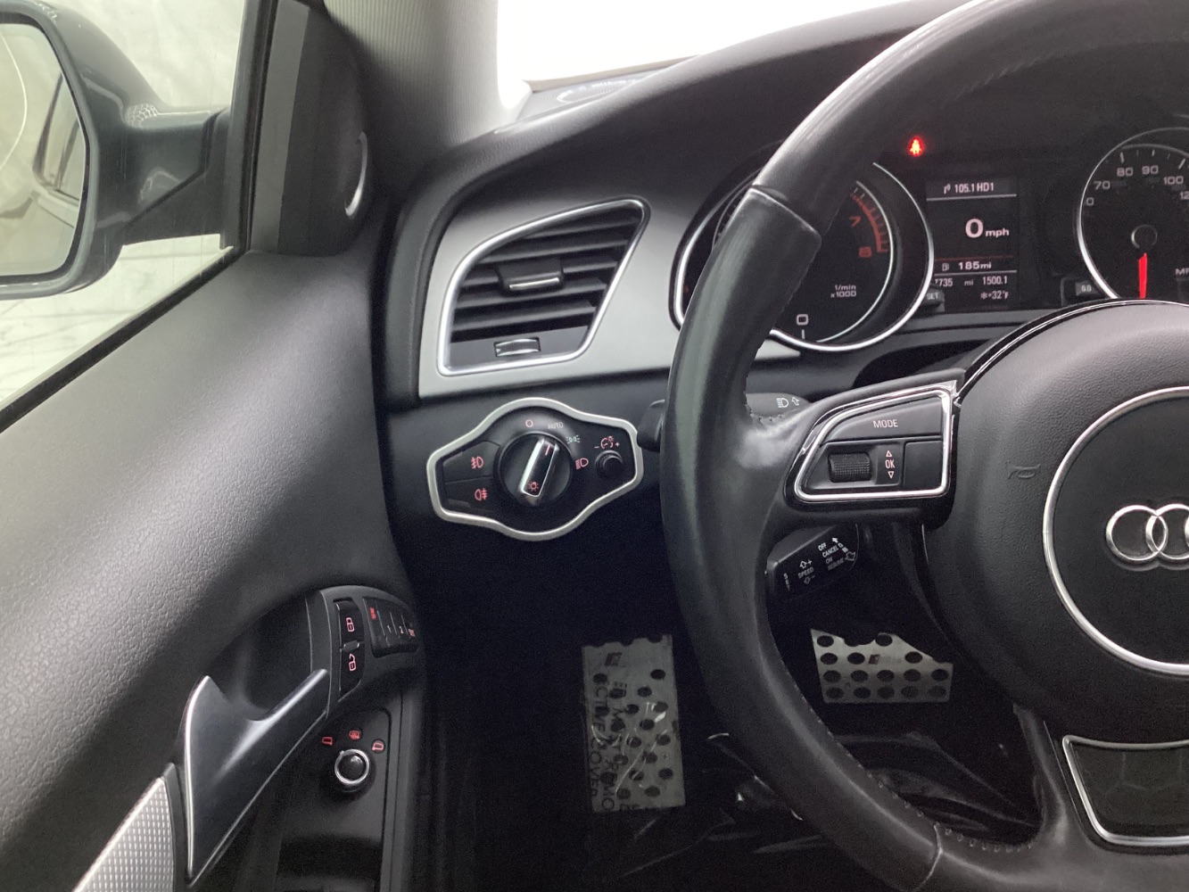 Vehicle image 26 of 46