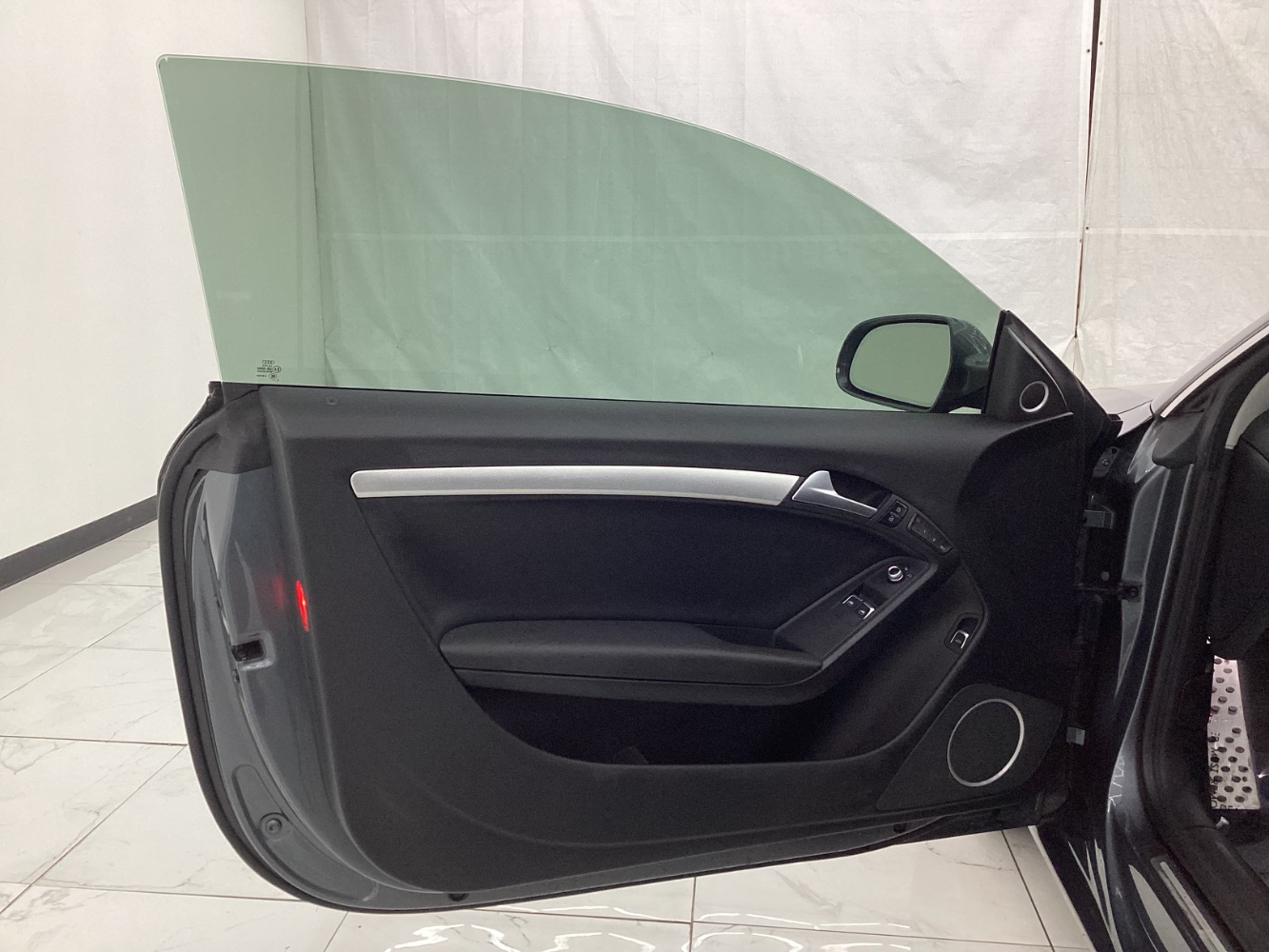 Vehicle image 17 of 46