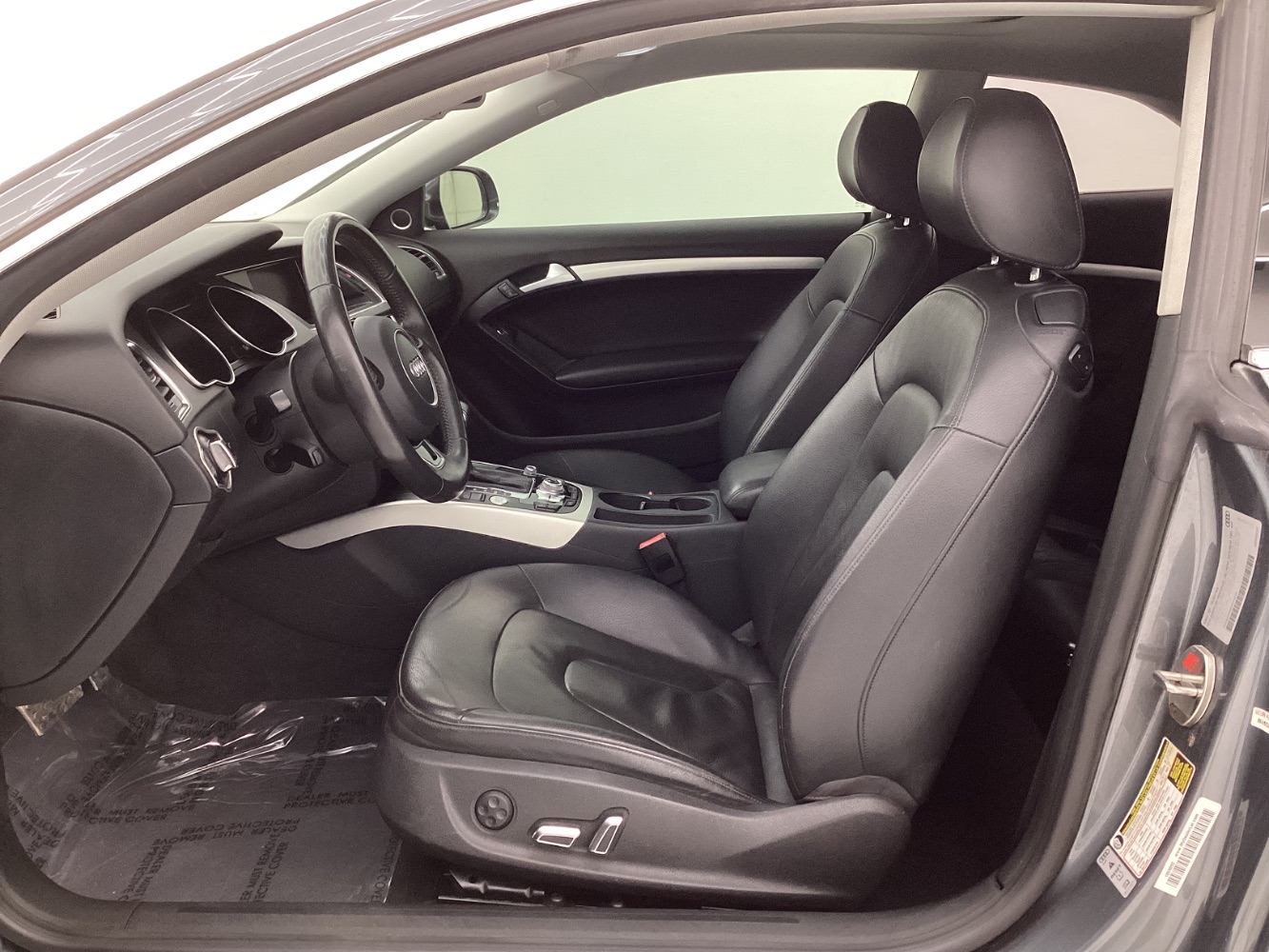 Vehicle image 13 of 46