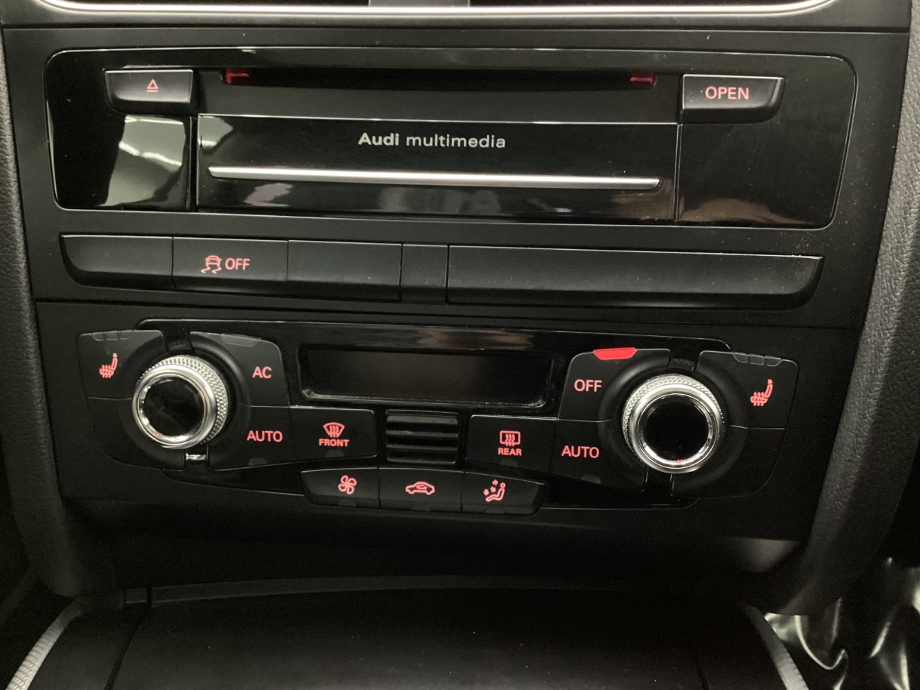 Vehicle image 30 of 46