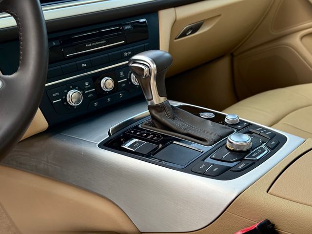 Vehicle image 23 of 35