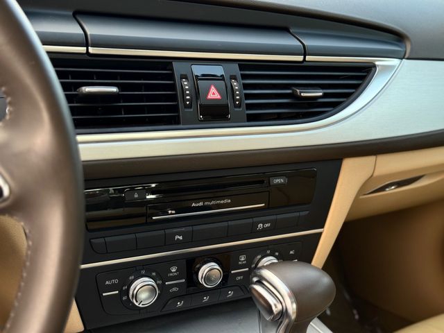 Vehicle image 33 of 35