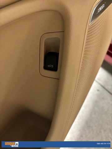 Vehicle image 33 of 76