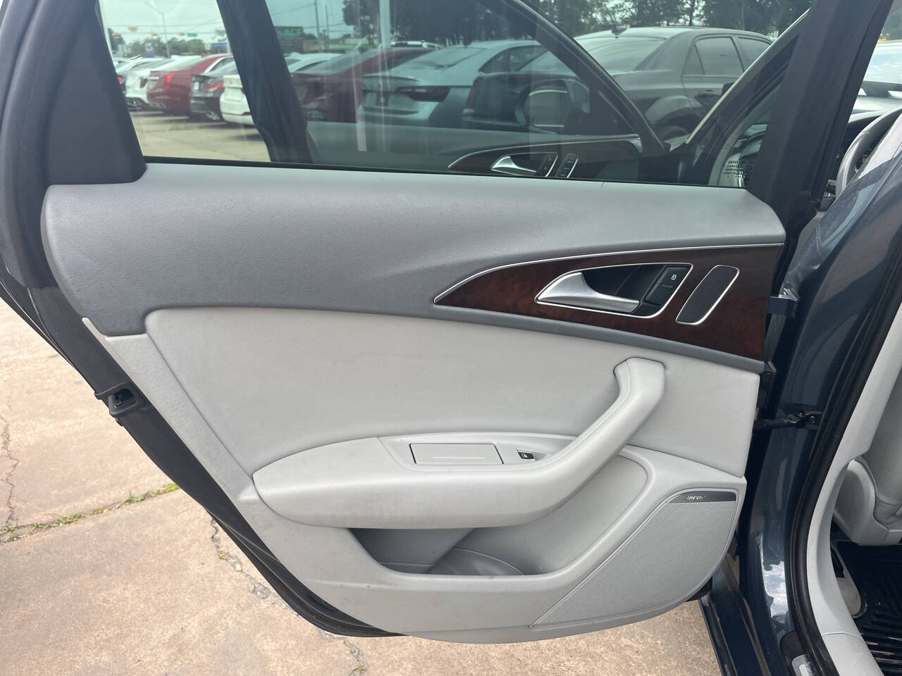 Vehicle image 12 of 20