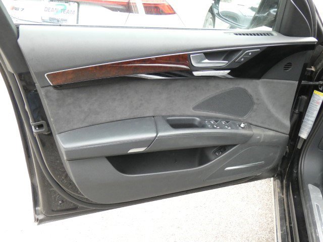 2013 Audi A8 L 3.0L Image 9 of 35