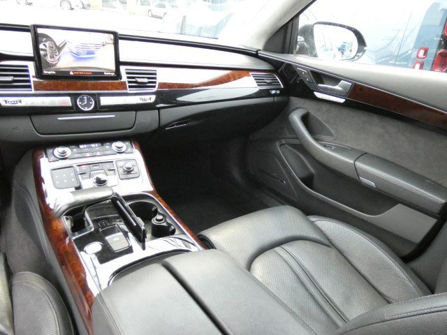 2013 Audi A8 L 3.0L Image 14 of 35