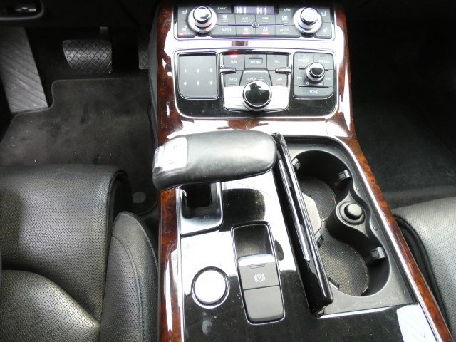 2013 Audi A8 L 3.0L Image 32 of 35