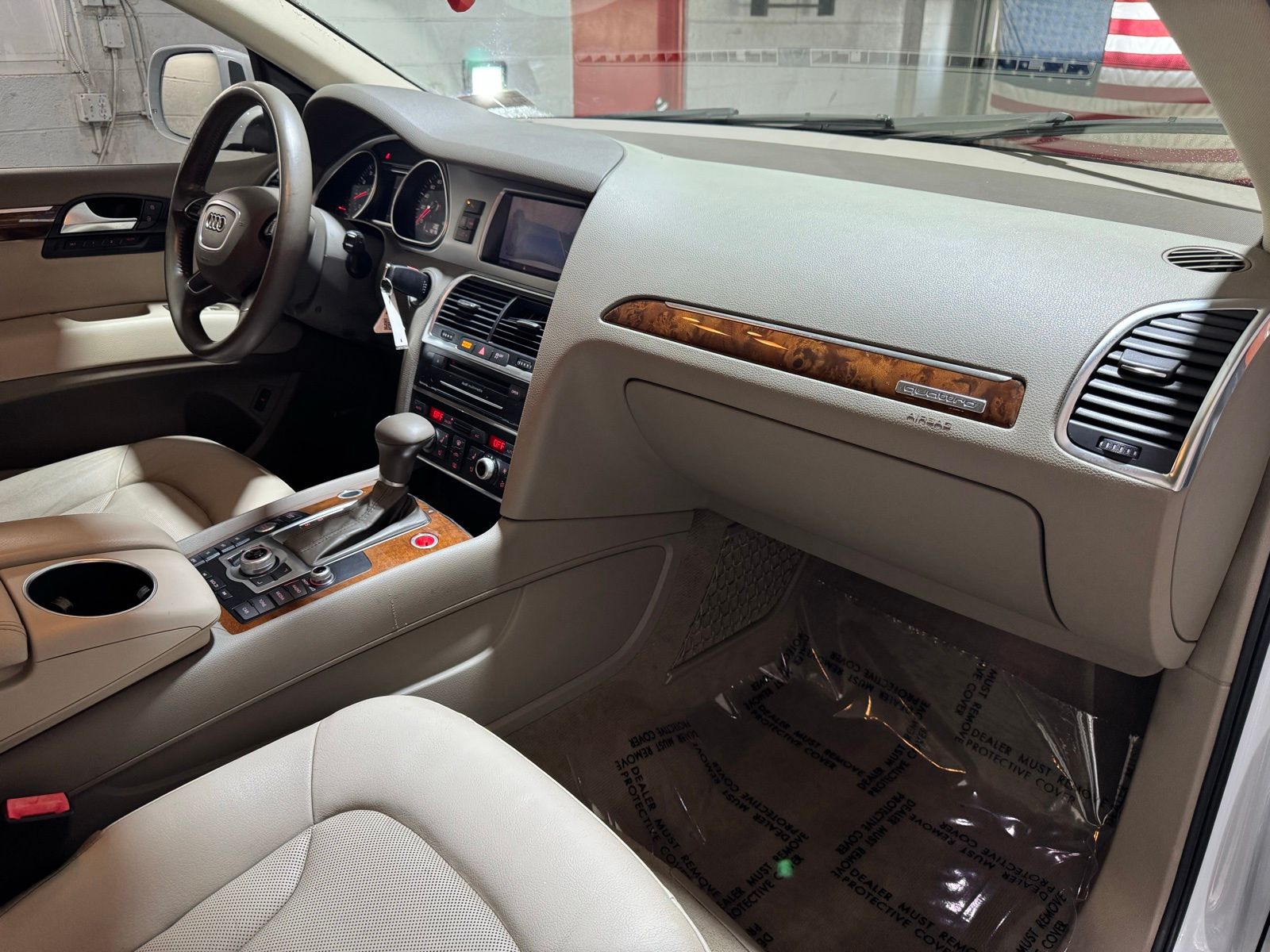 Vehicle image 14 of 30