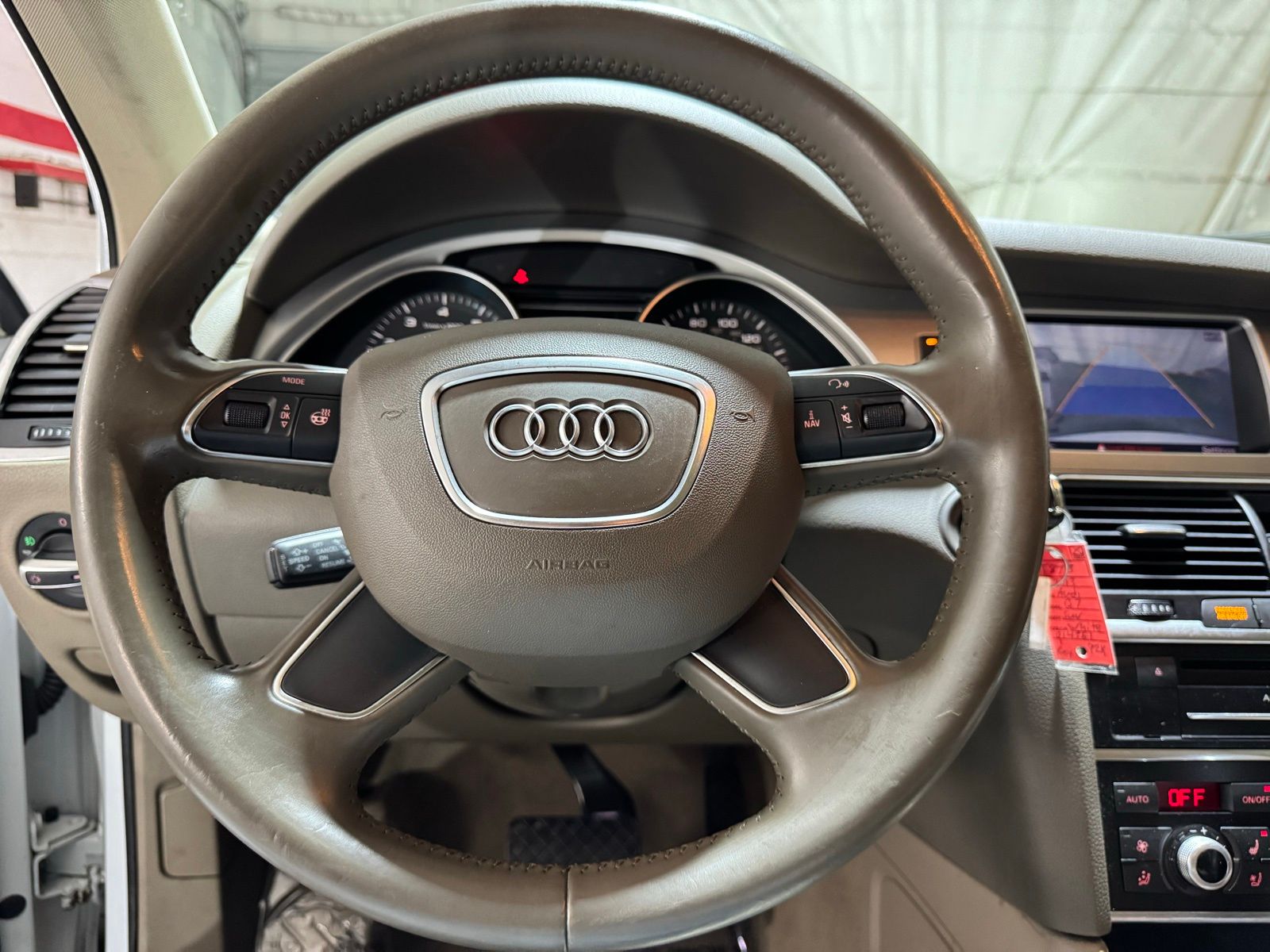 Vehicle image 17 of 30