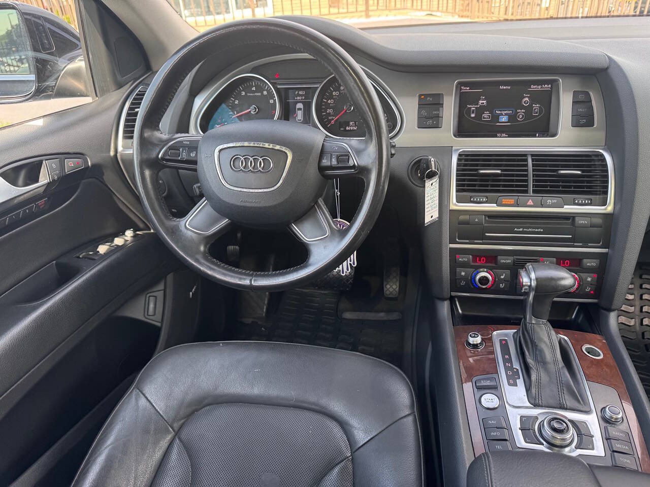 Vehicle image 13 of 34
