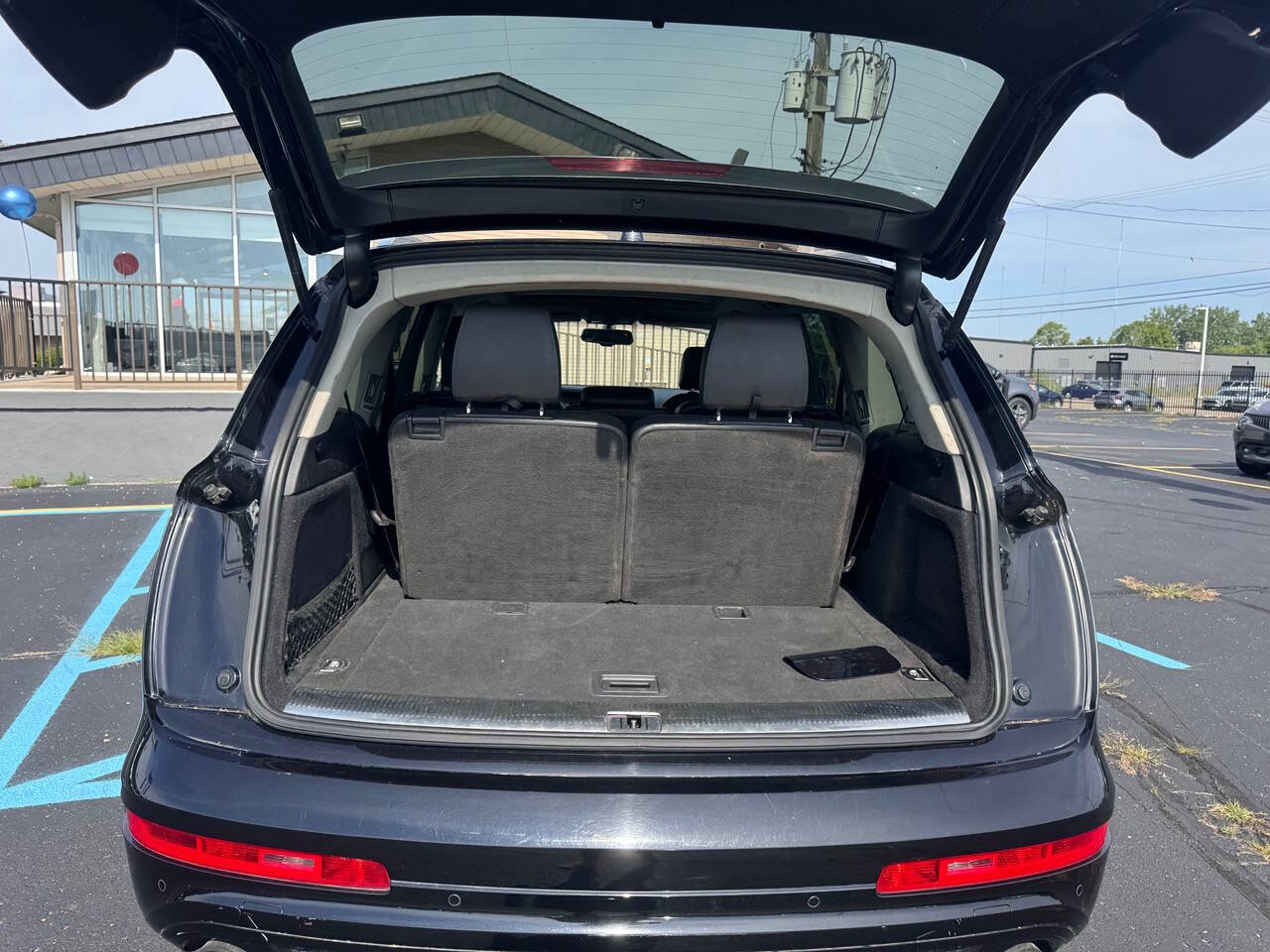 Vehicle image 9 of 34