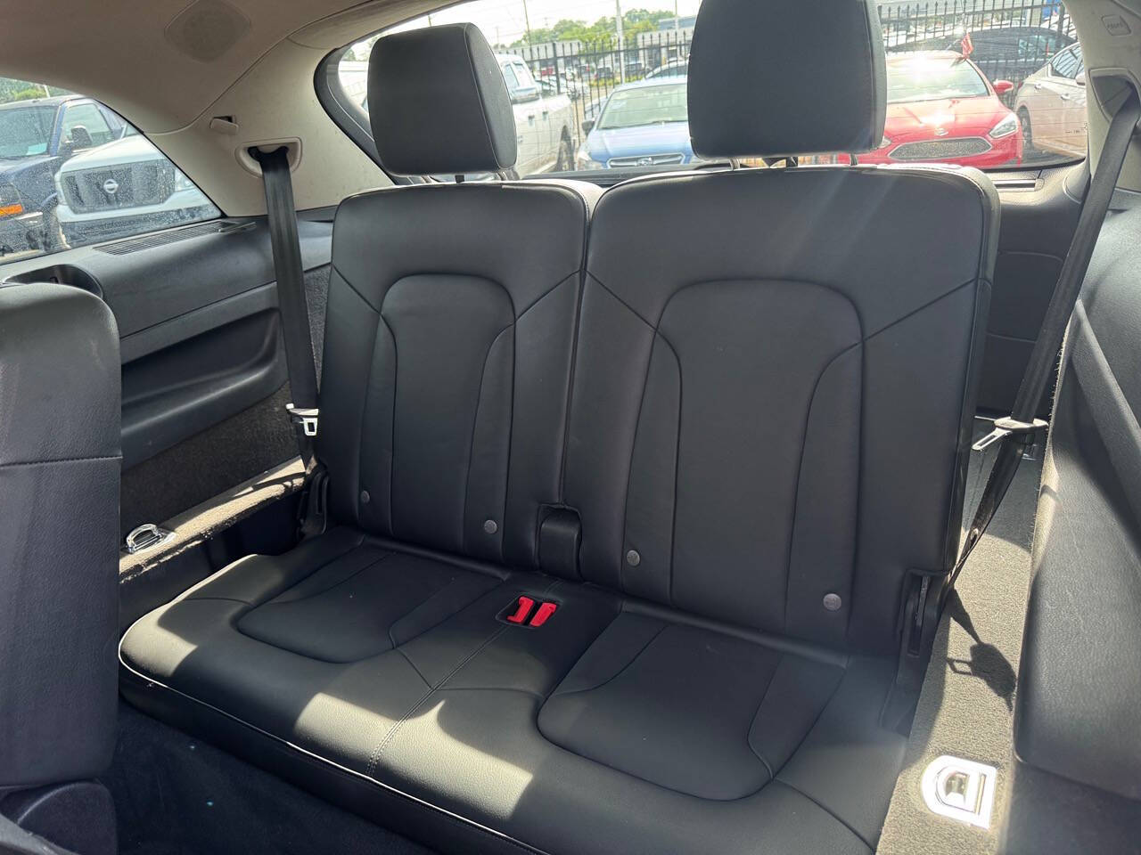Vehicle image 10 of 34
