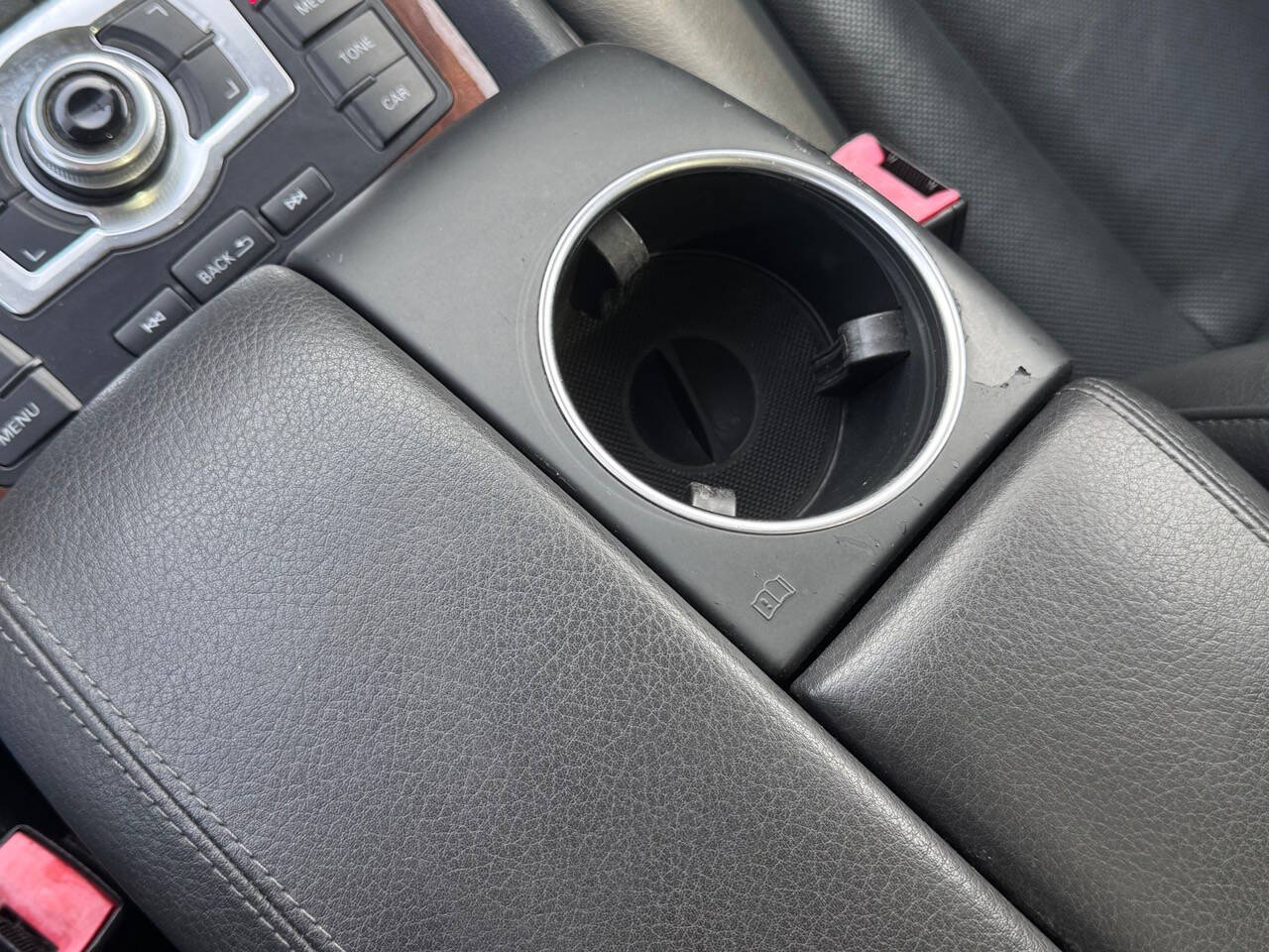 Vehicle image 21 of 34