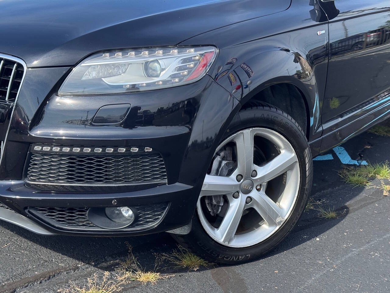 Vehicle image 8 of 34