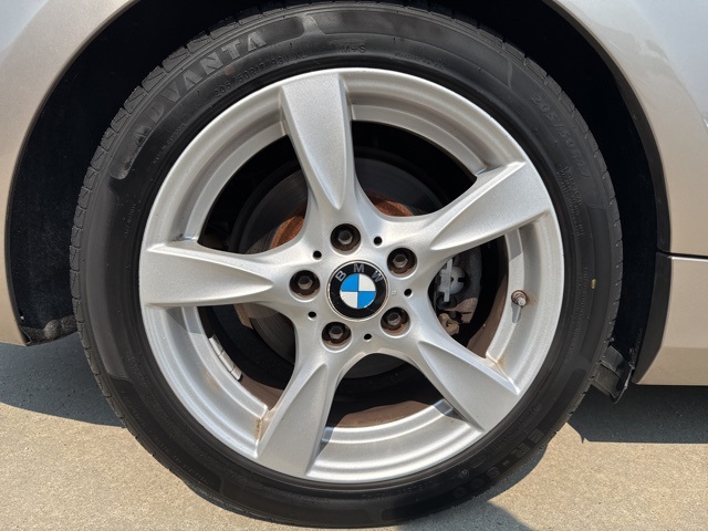 Vehicle image 10 of 23