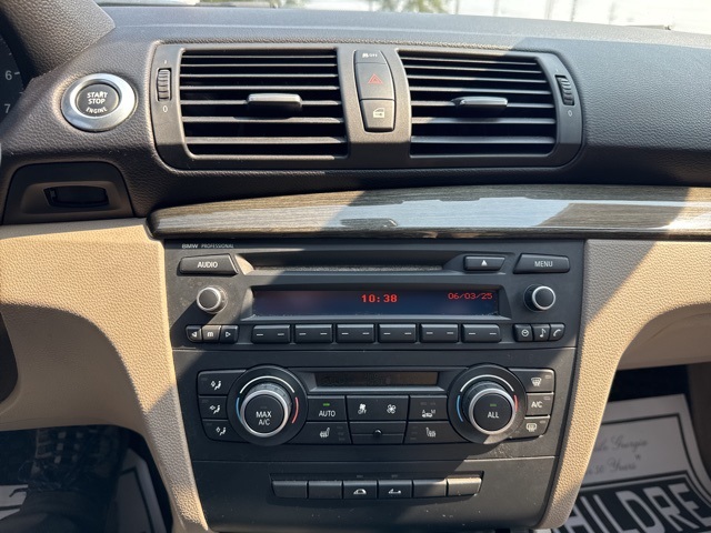 Vehicle image 22 of 23