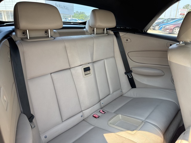 Vehicle image 11 of 23