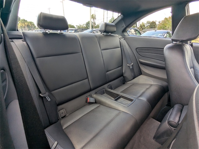 Vehicle image 11 of 27