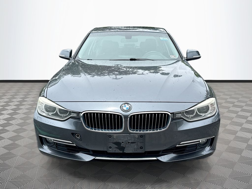 2013 BMW 3 Series 328i Image 2 of 35