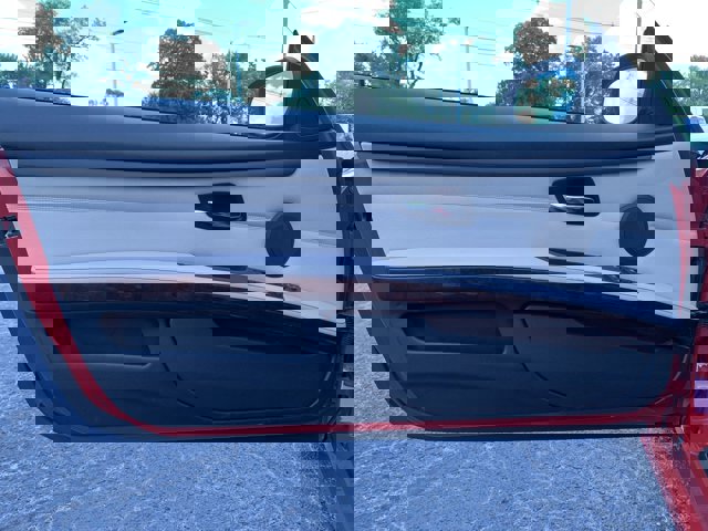 Vehicle image 25 of 29