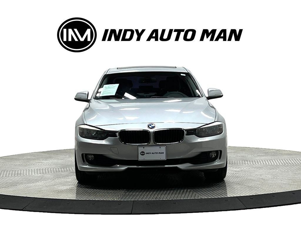 2013 BMW 3 Series 328i xDrive Image 2 of 38