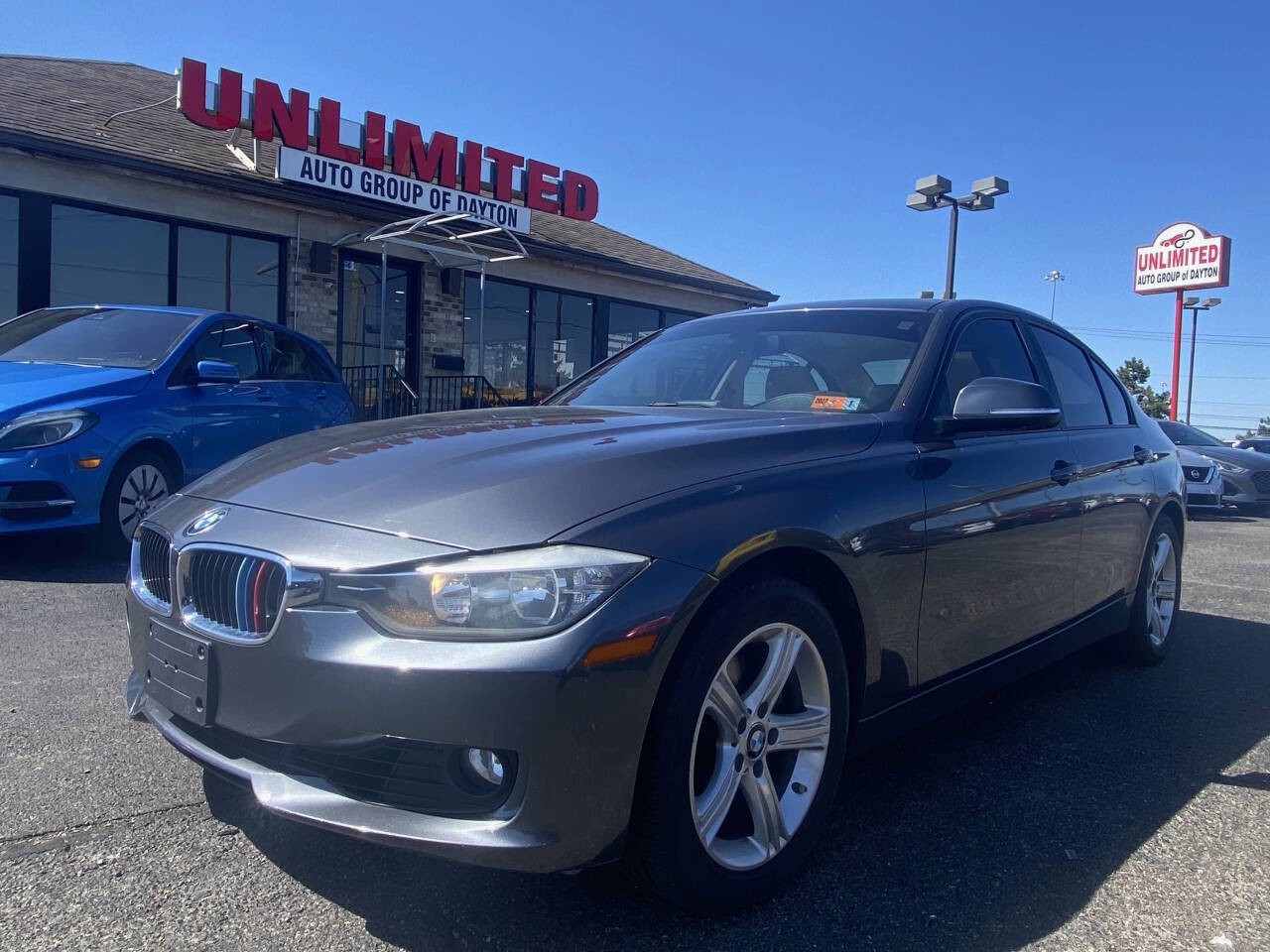 2013 BMW 3 Series 328i xDrive Image 2 of 24