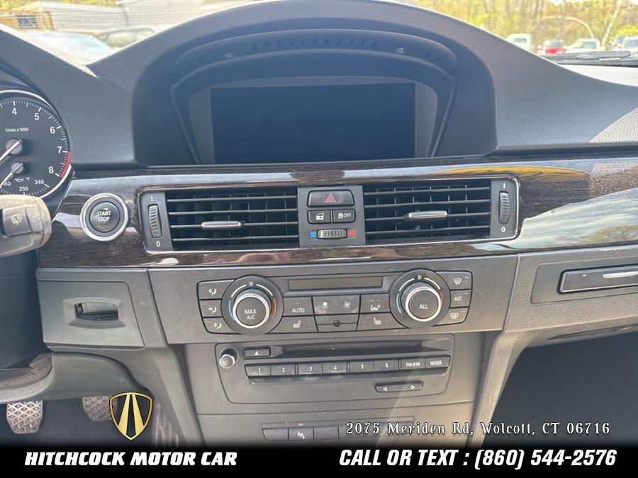 Vehicle image 21 of 30