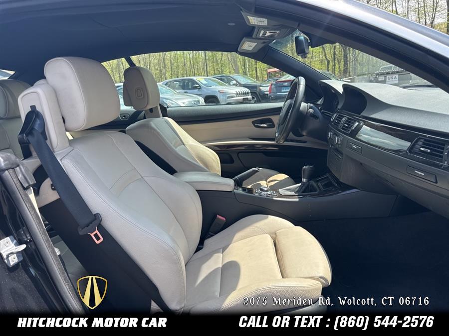 Vehicle image 23 of 30