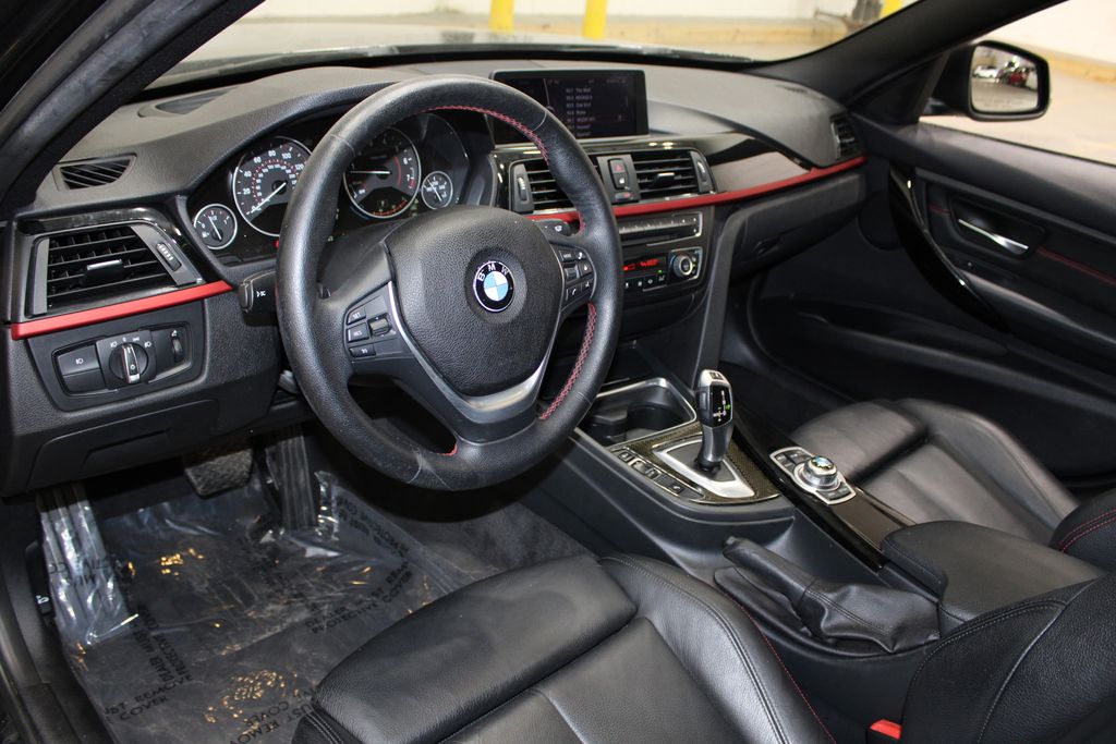 Vehicle image 14 of 39
